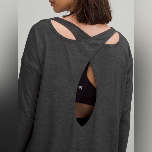 Lululemon Back Into It Long Sleeve Shirt
Heathered Black - Picture 3 of 10